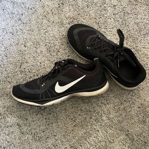 Nike Flex TR 6 athletic shoes women’s size 8